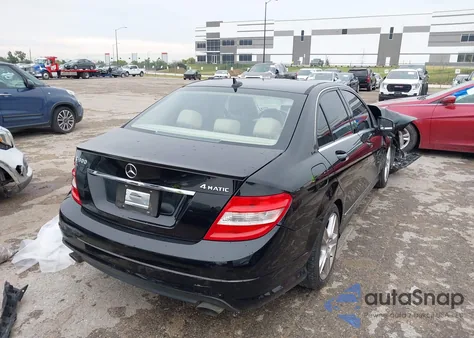 2011 Mercedes-Benz C 300 Luxury 4Matic/Sport 4Matic из США, поврежденный, VIN WDDGF8BB4BR134489